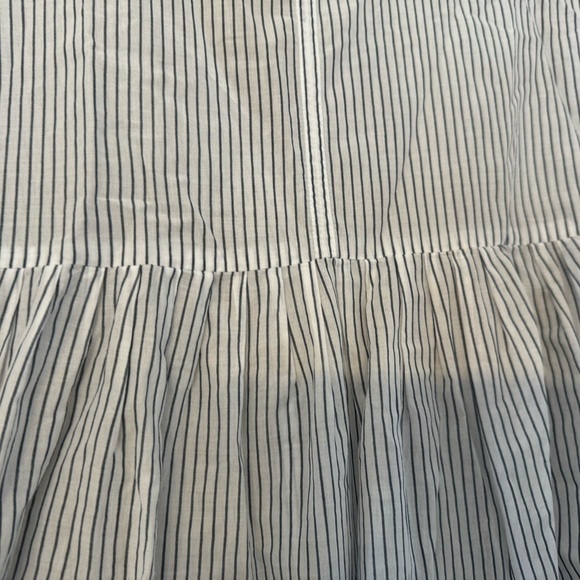 Vince Blue/White Pinstripe Classic V-Neck Cotton Pullover Blouse / Small - Picture 5 of 12